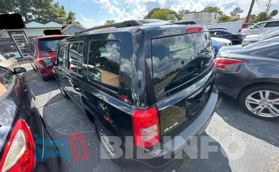 1C4NJRBB4GD691512 Photo# 3