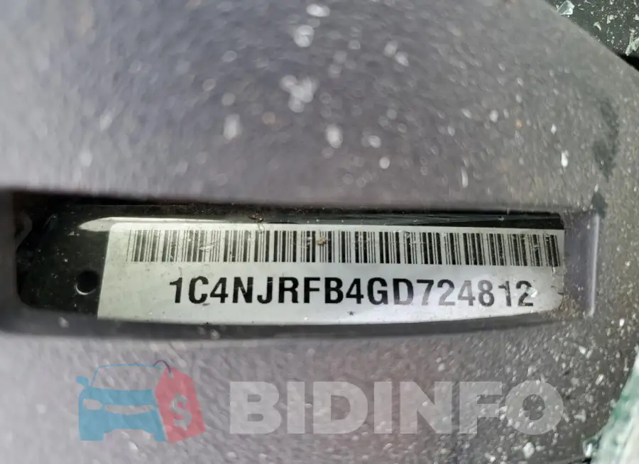 1C4NJRFB4GD724812 Photo# 14