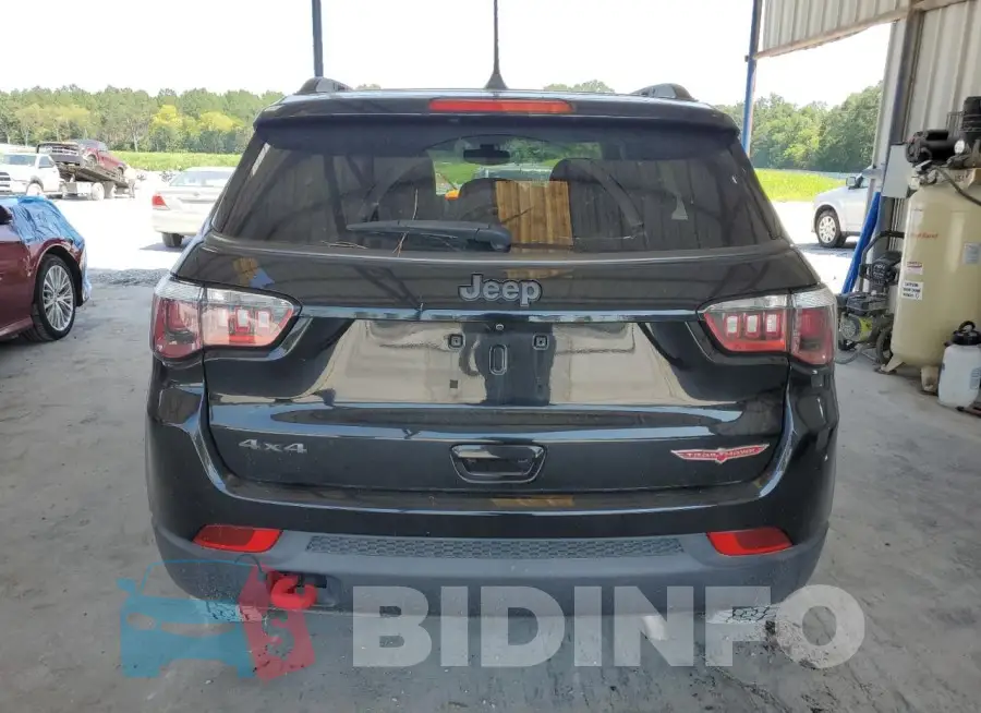 3C4NJDDB2JT169124 Photo# 6