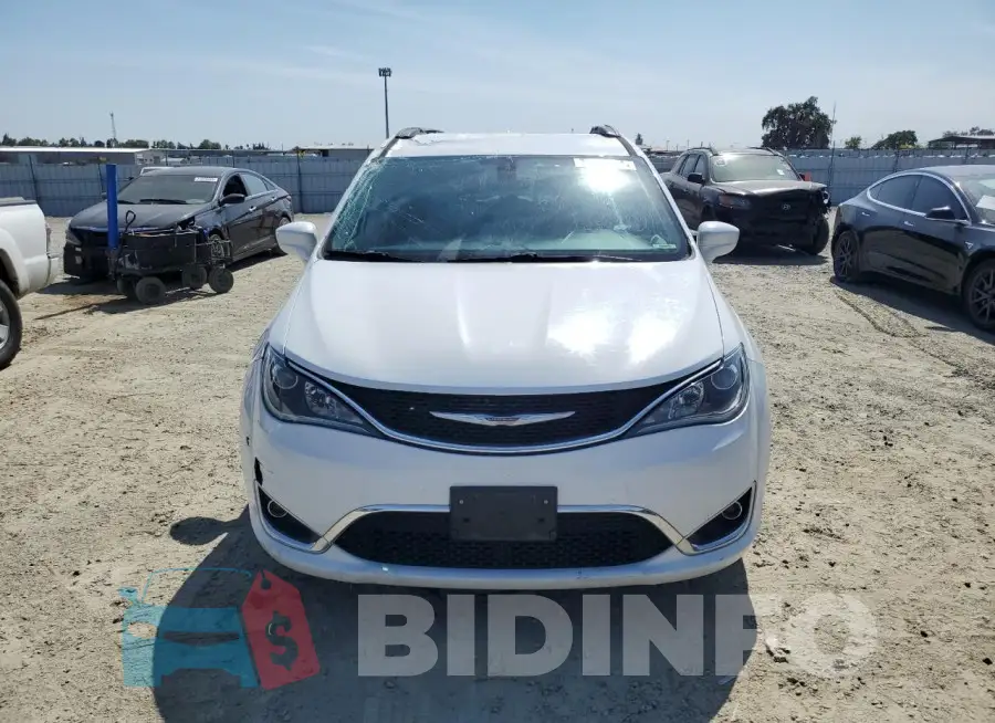 2C4RC1BG4HR527426 Photo# 5