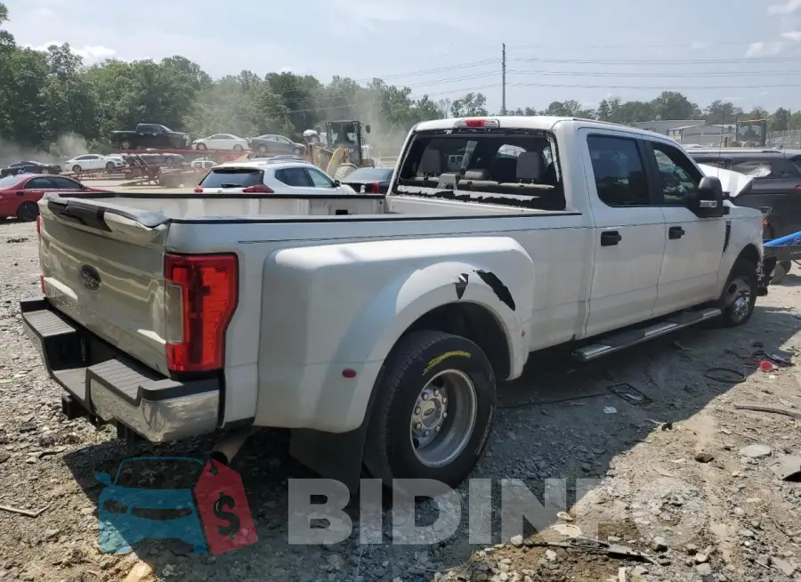 1FT8W3C68JEB87303 Photo# 3