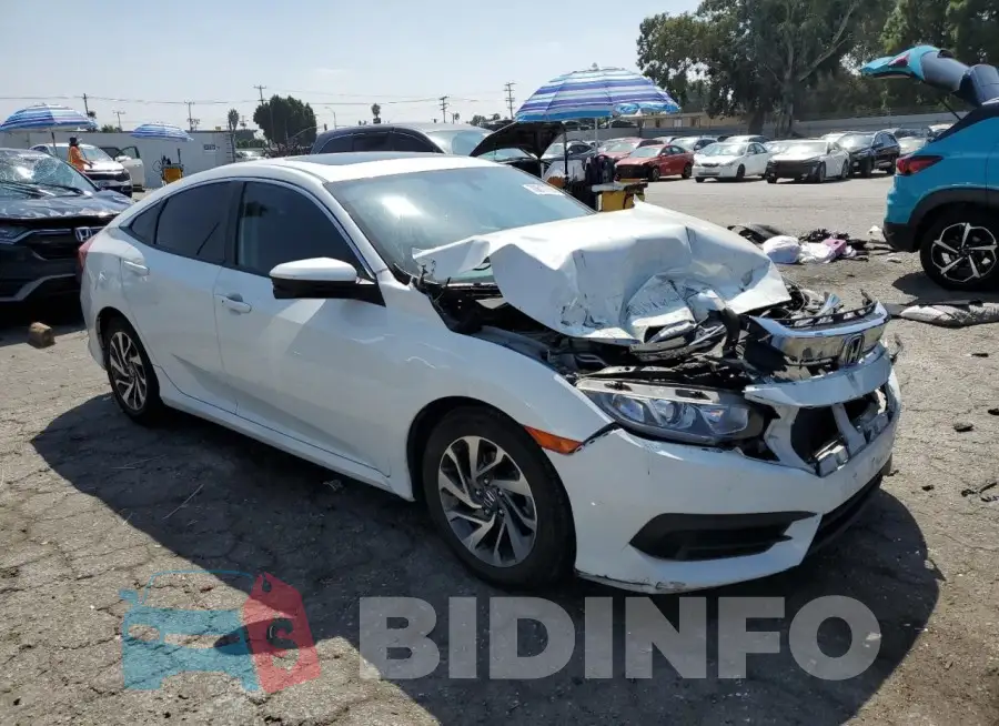 19XFC2F76JE205297 Photo# 4