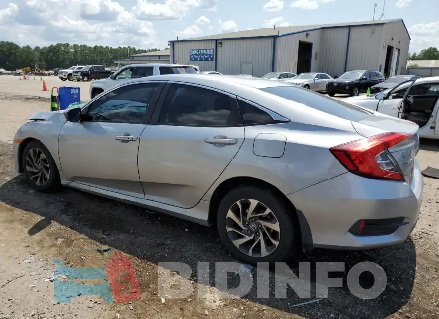 19XFC2F77GE038182 Photo# 2