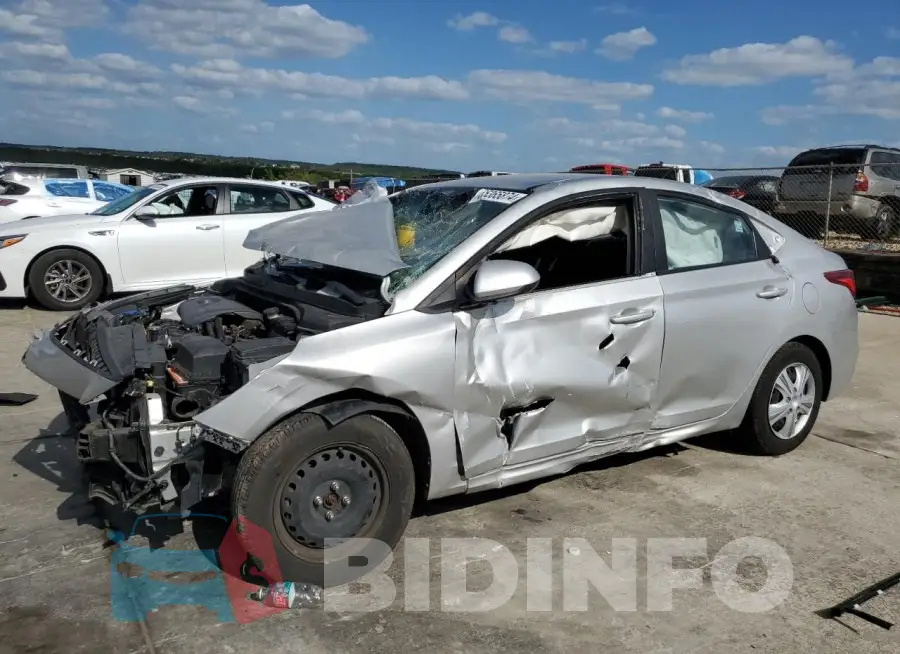 3KPC24A34JE020185 Photo# 1