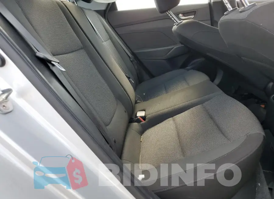 3KPC24A34JE020185 Photo# 10