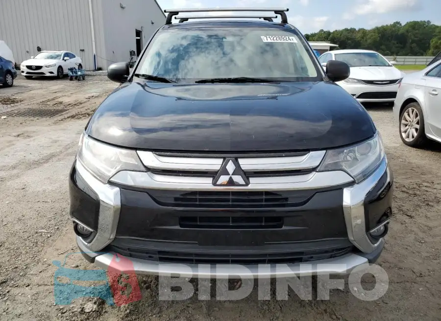 JA4AD2A38GZ008618 Photo# 5