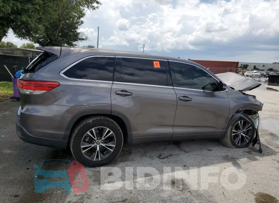 5TDZARFH7JS040225 Photo# 3