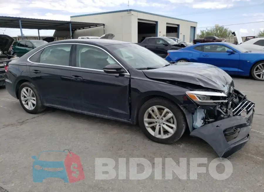 1VWSA7A32LC018555 Photo# 4