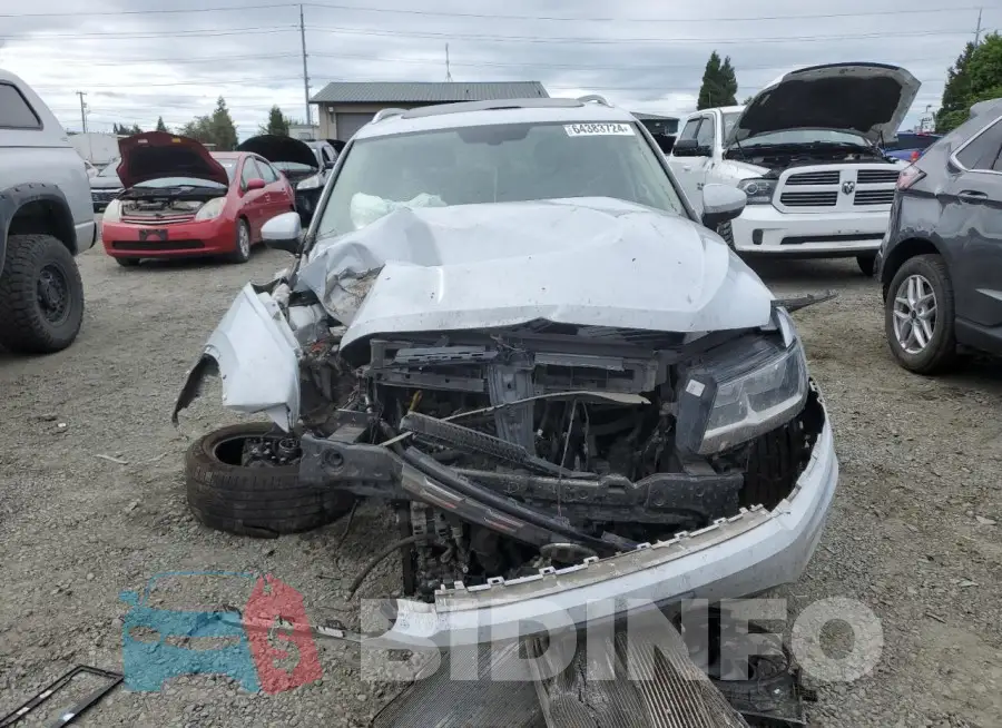 3VV2B7AX4JM144044 Photo# 5