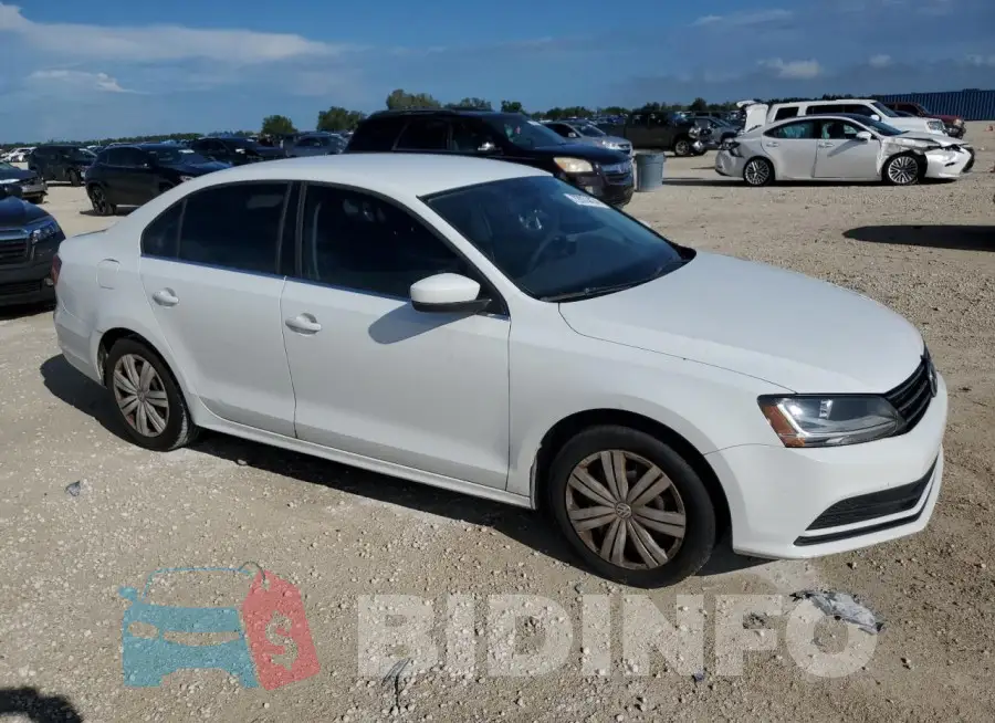 3VW167AJ5HM314638 Photo# 4