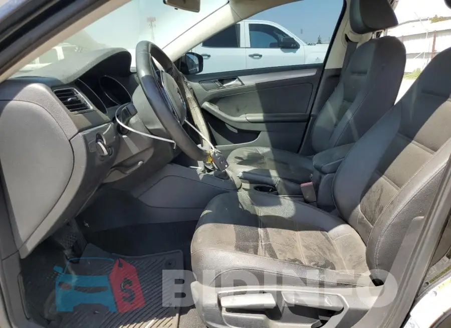 3VWDB7AJ9HM201638 Photo# 7