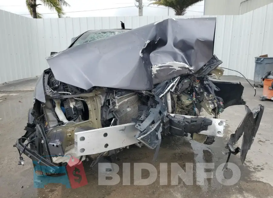 19UDE2F39JA003752 Photo# 5