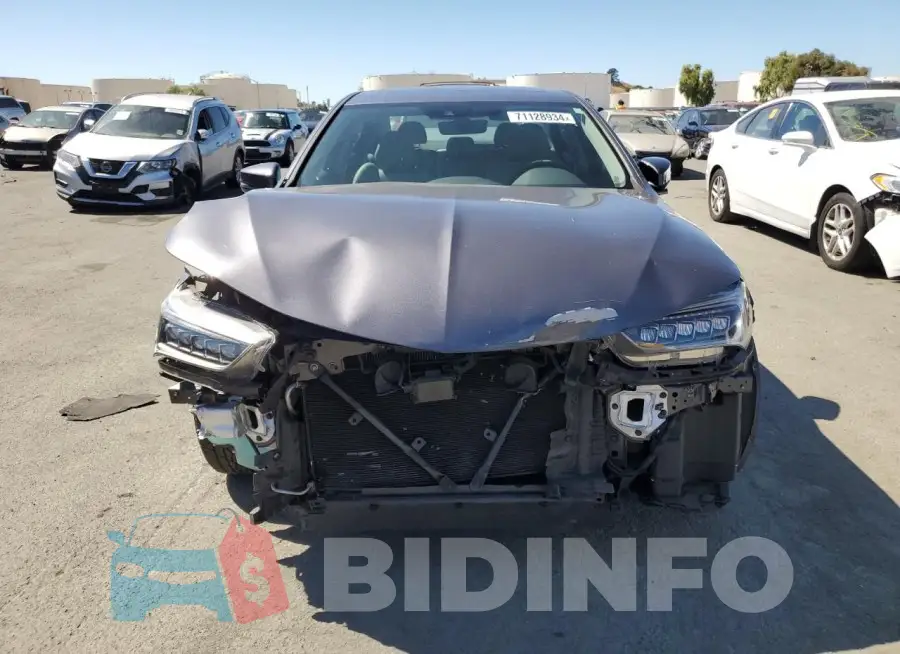 19UUB1F30JA002718 Photo# 5