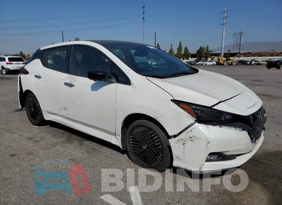 1N4CZ1CV7PC553243 Photo# 4