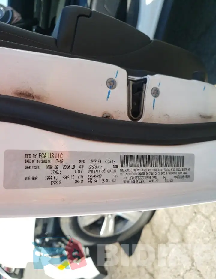 1C4NJRFBXGD786909 Photo# 12
