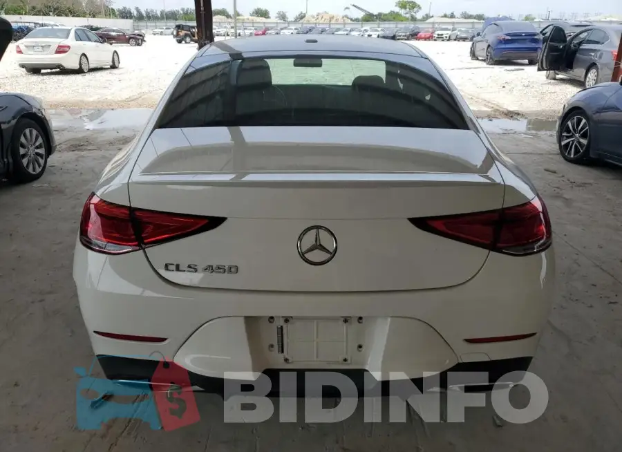 WDD2J5JB9LA050614 Photo# 6