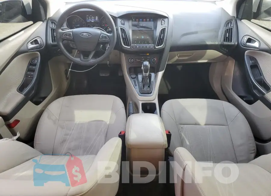 1FADP3F26JL272307 Photo# 8