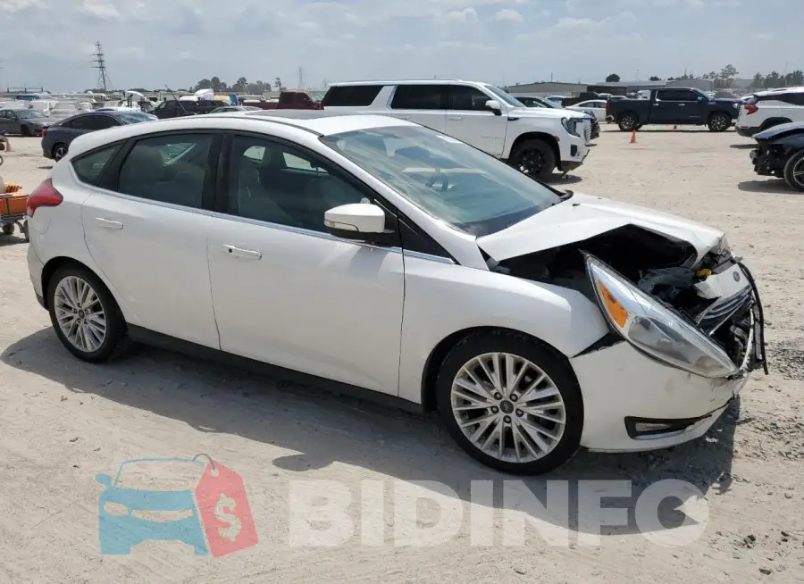 1FADP3N26JL280568 Photo# 4