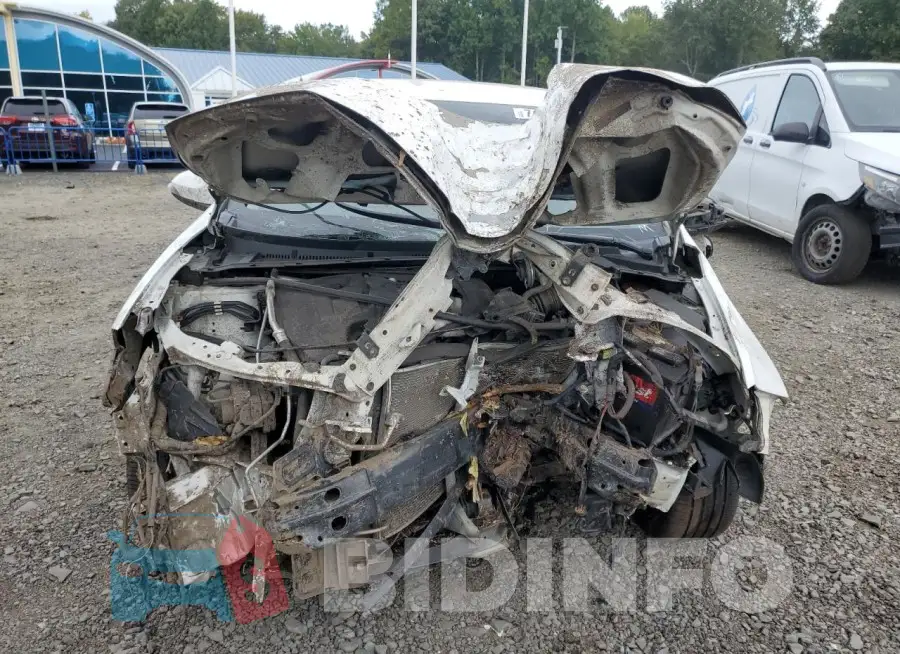 2T1BURHE5FC248244 Photo# 5