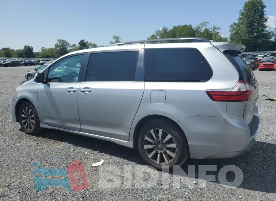 5TDJZ3DC6JS189123 Photo# 2