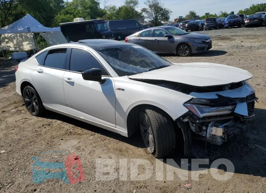 19UUB6F51MA000138 Photo# 4