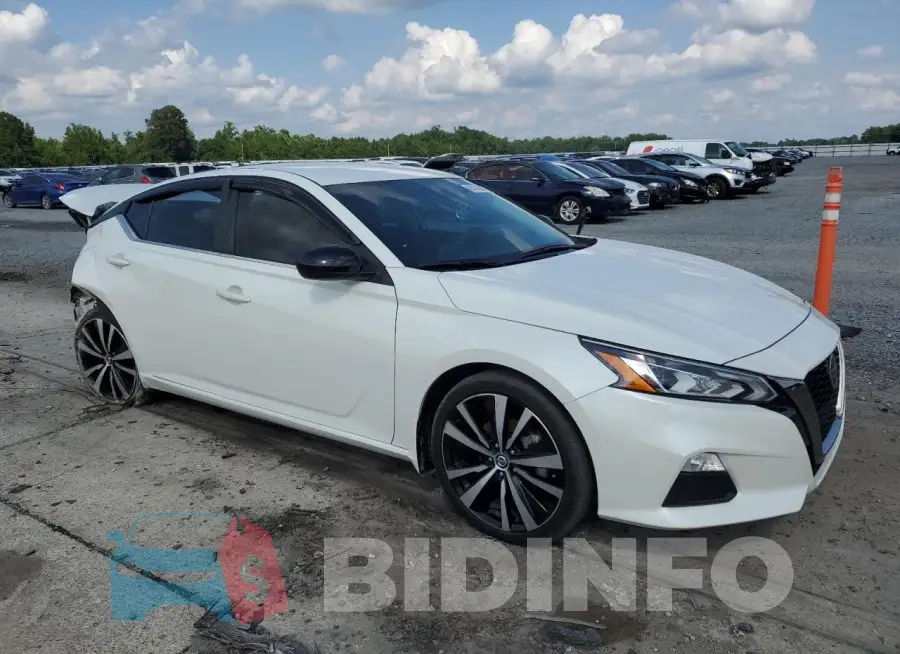 1N4BL4CV5NN320154 Photo# 4