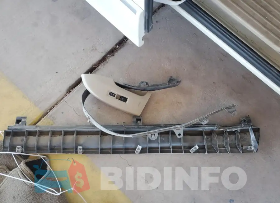 JN8AE2KPXF9129688 Photo# 13
