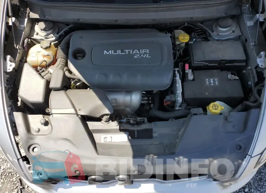 1C4PJLCB3FW722739 Photo# 12