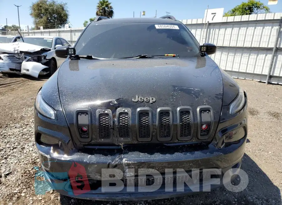 1C4PJMCSXHD227149 Photo# 5