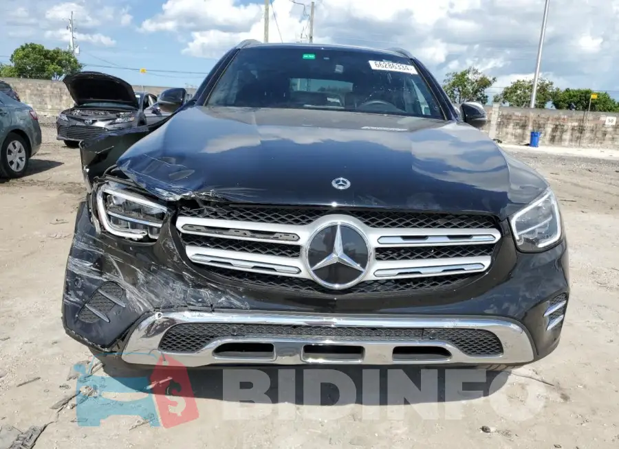 W1N0G8DB2MV302252 Photo# 5