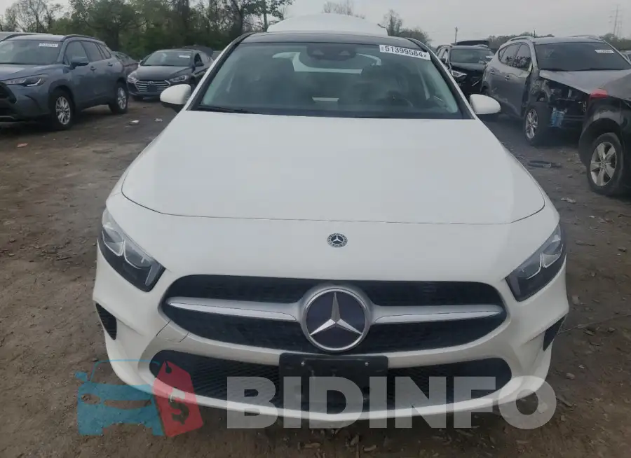WDD3G4FB7KW010667 Photo# 5
