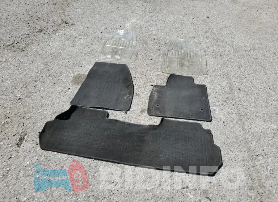 1GYKNCRS1LZ125065 Photo# 12