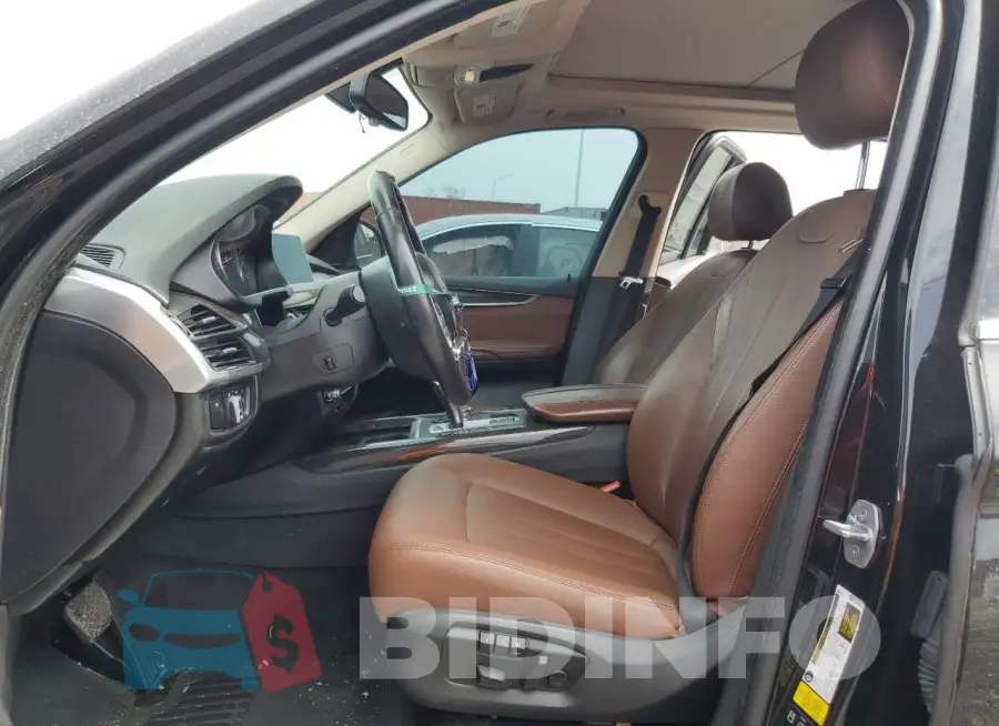 5UXKR0C58G0P19639 Photo# 7