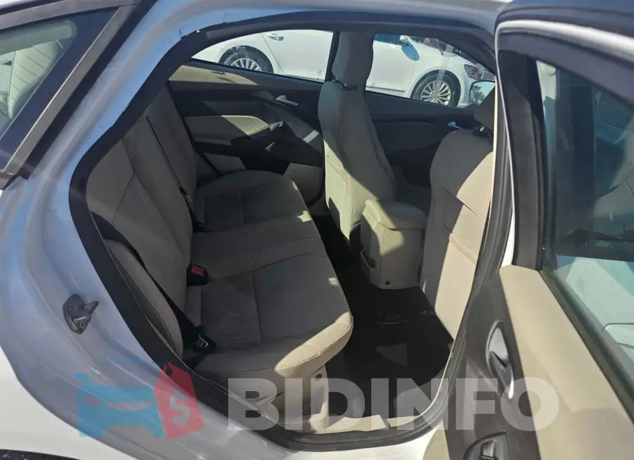 1FADP3F20FL335926 Photo# 6