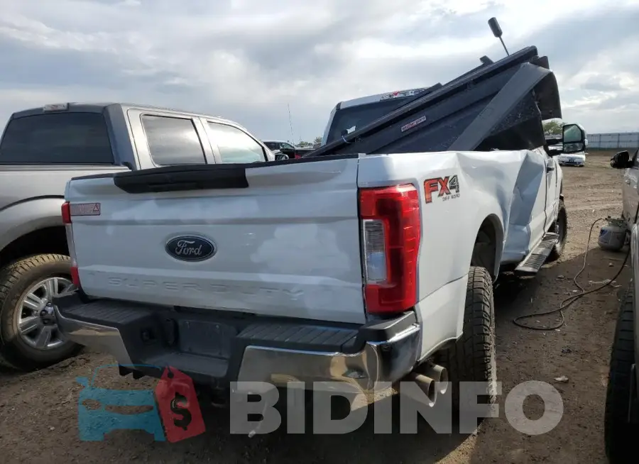 1FT8W3BT9KEF69588 Photo# 3