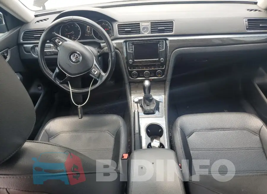 1VWBS7A37GC050873 Photo# 8