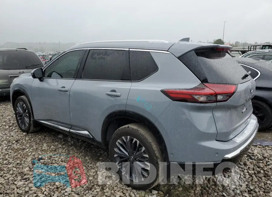 JN8BT3DD4RW450926 Photo# 2