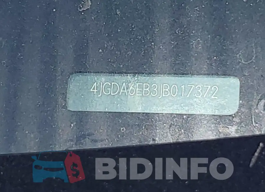 4JGDA6EB3JB017372 Photo# 13