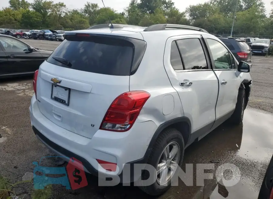 KL7CJLSB8JB637232 Photo# 3