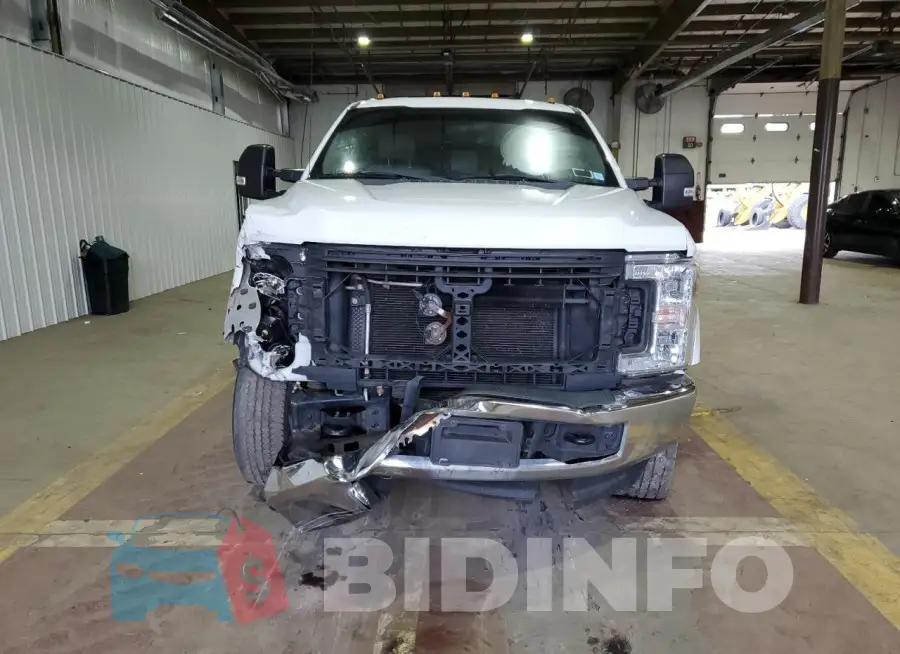1FT8X3B64HEF41715 Photo# 5