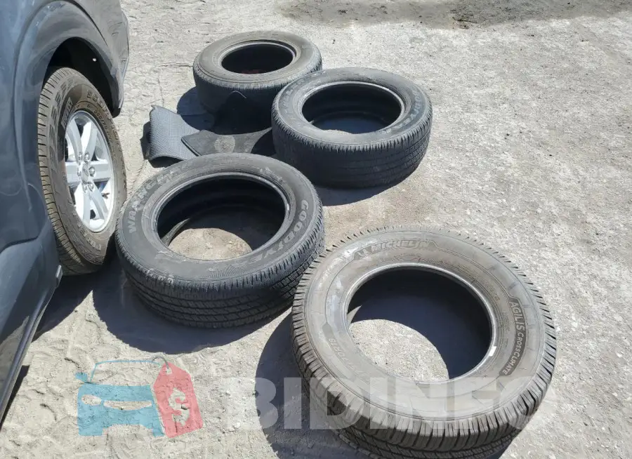 1FTMF1E58PKF46232 Photo# 12