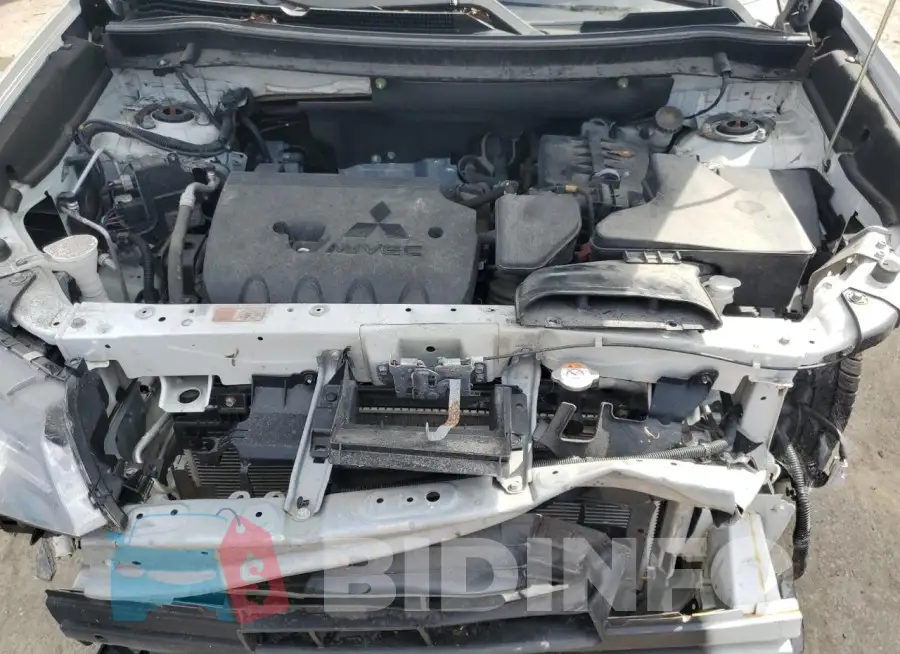 JA4AD3A31LZ044991 Photo# 12