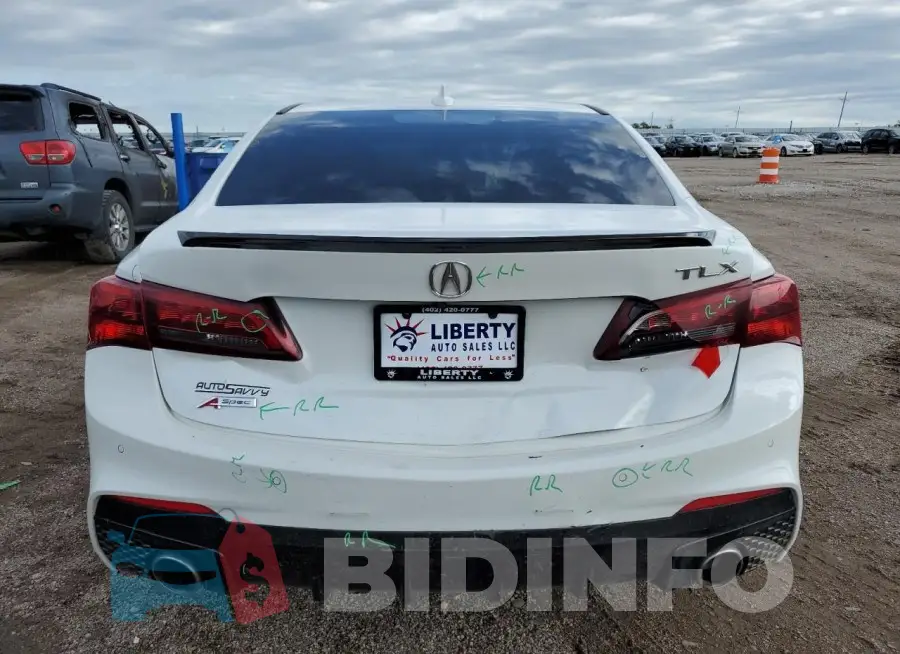 19UUB1F60KA008157 Photo# 6