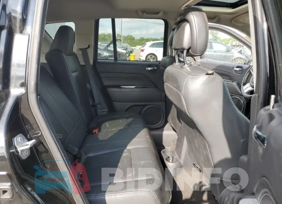 1C4NJDEB9FD290230 Photo# 11