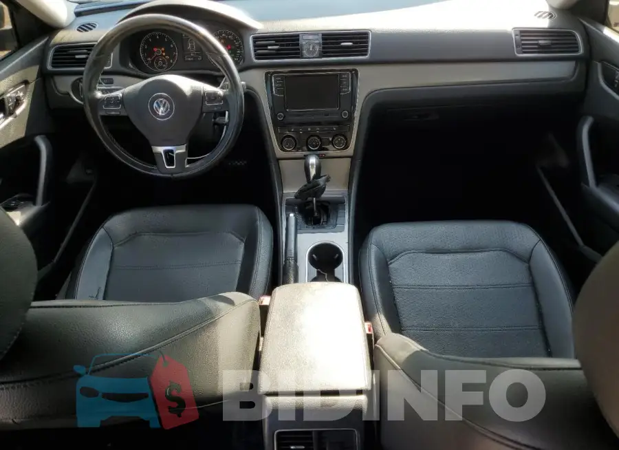 1VWBS7A32FC046244 Photo# 8