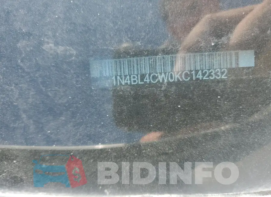 1N4BL4CW0KC142332 Photo# 13