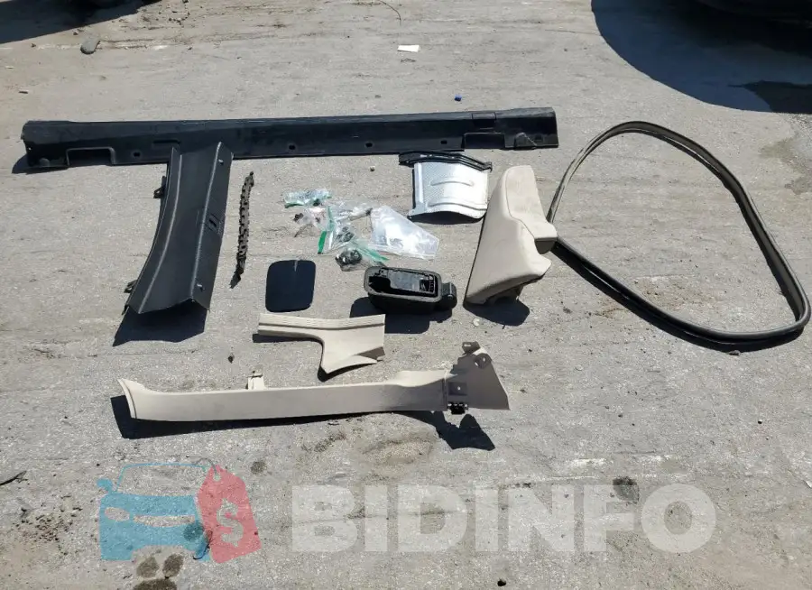 WDDHF9HB0FB100582 Photo# 12