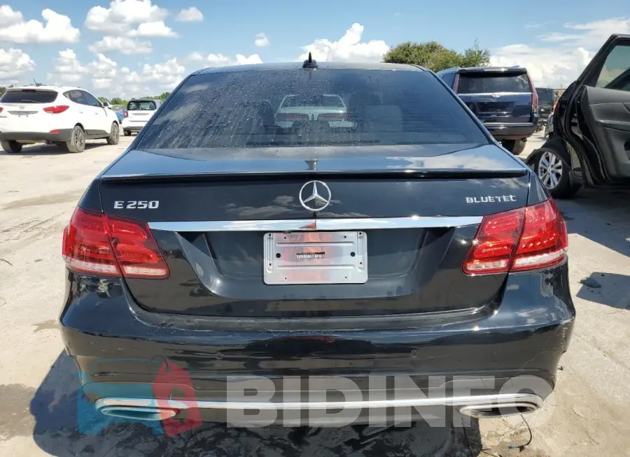 WDDHF9HB0FB100582 Photo# 6