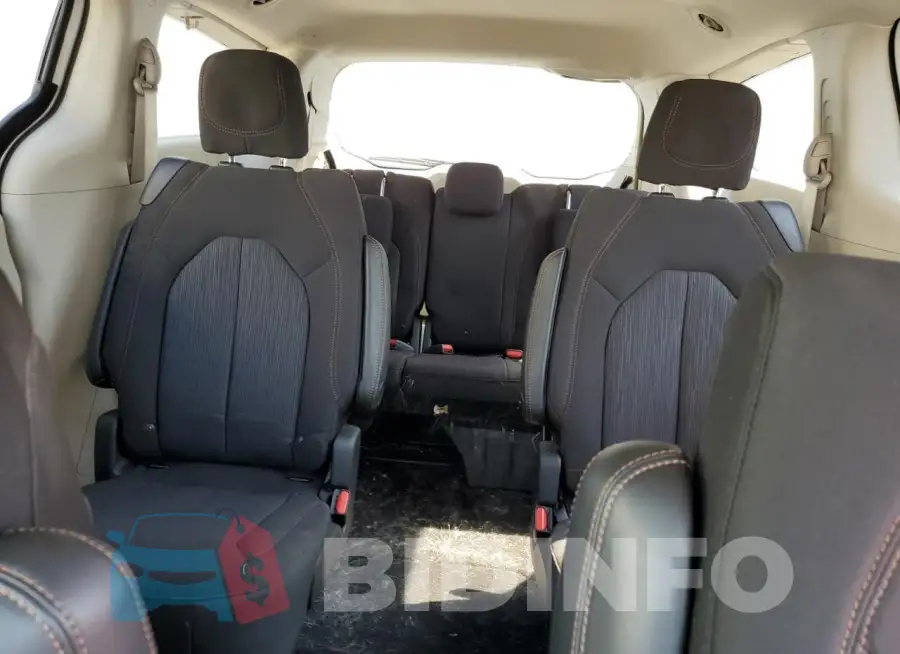 2C4RC1FG9LR142012 Photo# 10
