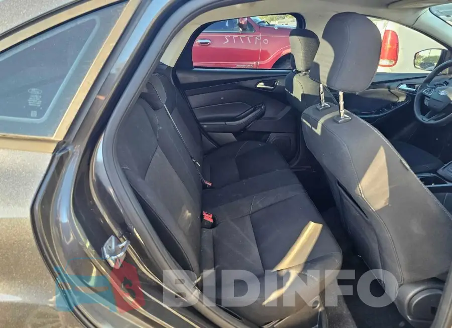 1FADP3F24GL373712 Photo# 6